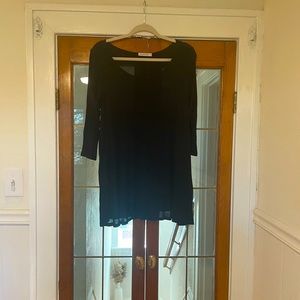 Heart & Hips | Black 3/4 Sleeve Long Shirt | M